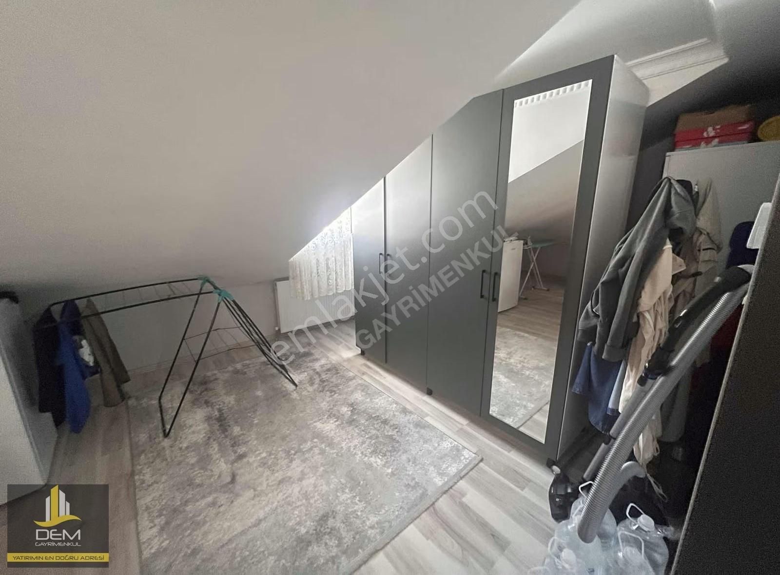 Arnavutköy Merkezde Kiralık 1+1 Çatı Katı - Görsel 4