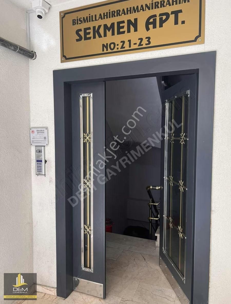 Arnavutköy Merkezde Kiralık 1+1 Çatı Katı - Görsel 15