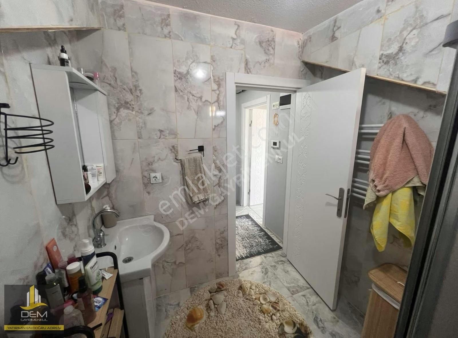 Arnavutköy Merkezde Kiralık 1+1 Çatı Katı - Görsel 23