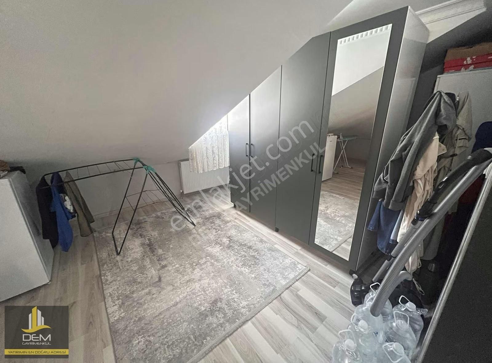 Arnavutköy Merkezde Kiralık 1+1 Çatı Katı - Görsel 3
