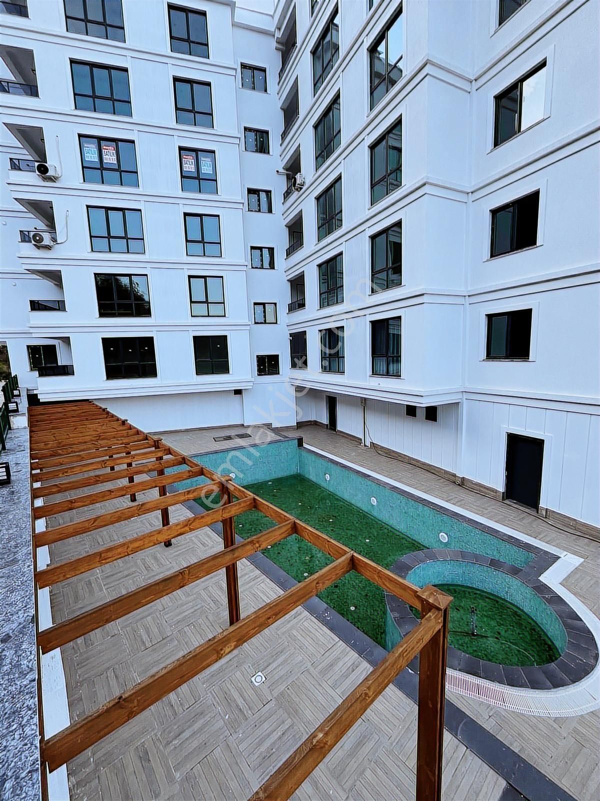 Atakum Çakırlar'da Lüks Eşyalı/havuzlu Satılık Sıfır 1+1 Daire - Görsel 19