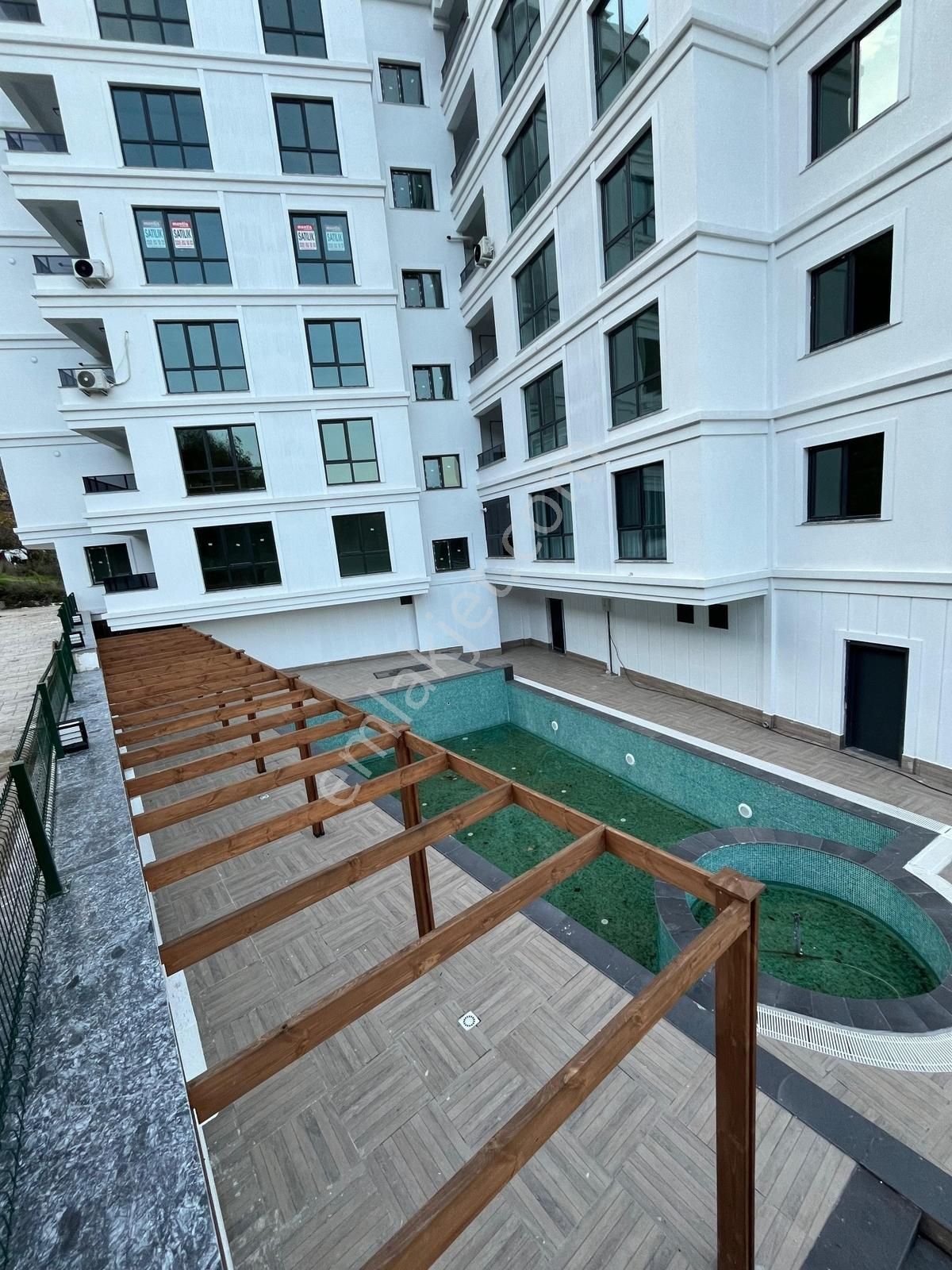 Atakum Çakırlar'da Lüks Eşyalı/havuzlu Satılık Sıfır 1+1 Daire - Görsel 14