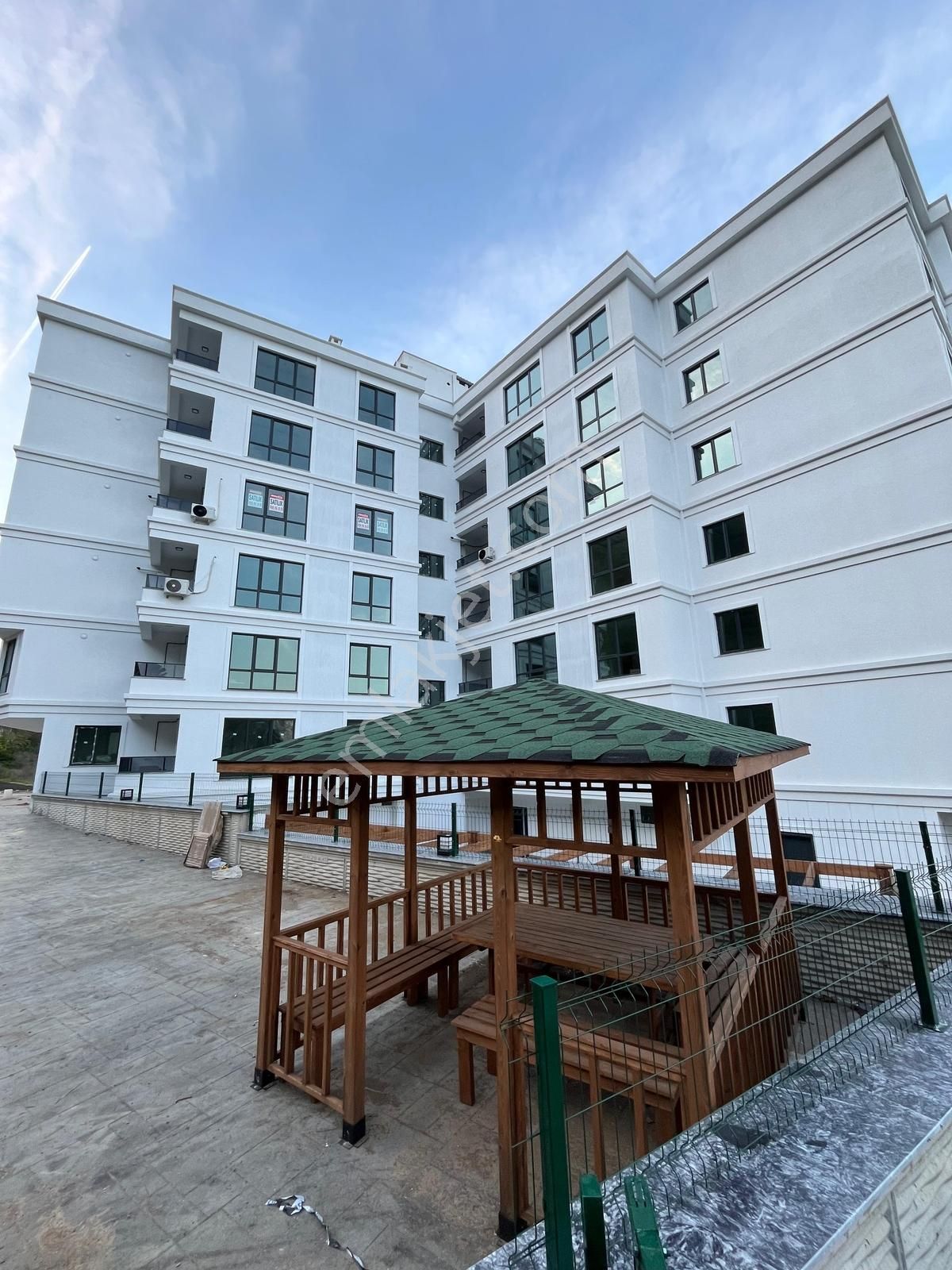 Atakum Çakırlar'da Lüks Eşyalı/havuzlu Satılık Sıfır 1+1 Daire - Görsel 15