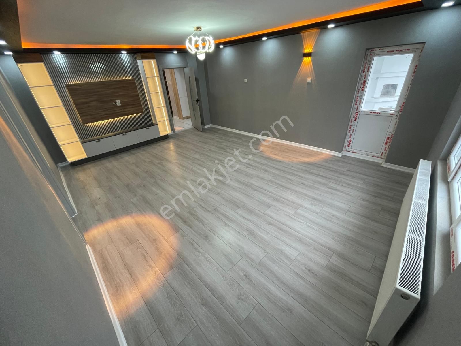 Sincan Pplevne Mah.'de Satılık 3+1 Ara Katta Full Yapılı Daire - Görsel 8