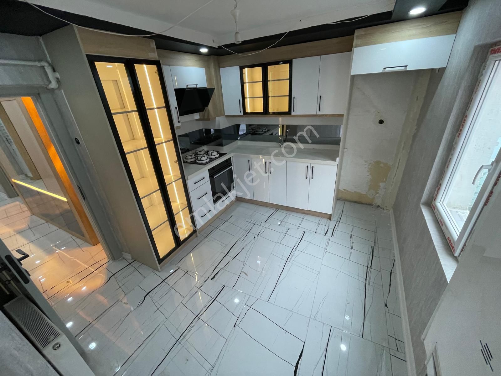 Sincan Pplevne Mah.'de Satılık 3+1 Ara Katta Full Yapılı Daire - Görsel 4