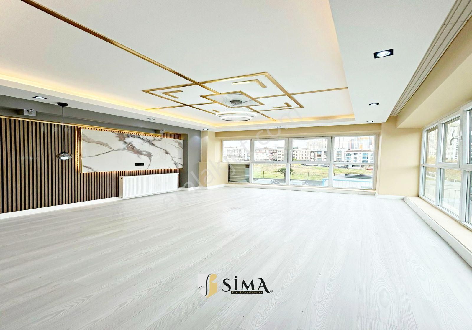 Metrobüse Yürüme Mesafesi 5dk Tam Donanımlı Site İçerisinde 2+1