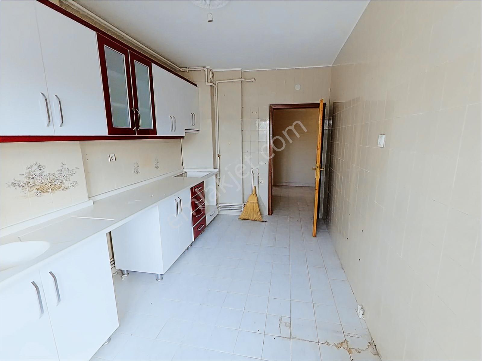 Çankayada Lizbon Caddesine Yakın Ara Kat 3+1 Kiralık Daire - Görsel 7