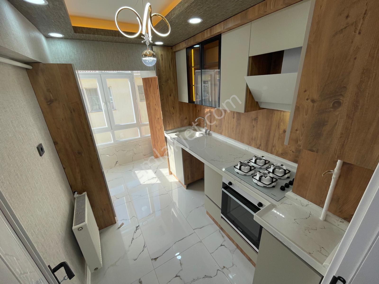 Sincan İstasyon Mah.'de Satılık 3+1 Ön Cephe Full Yapılı Bağımsız Daire