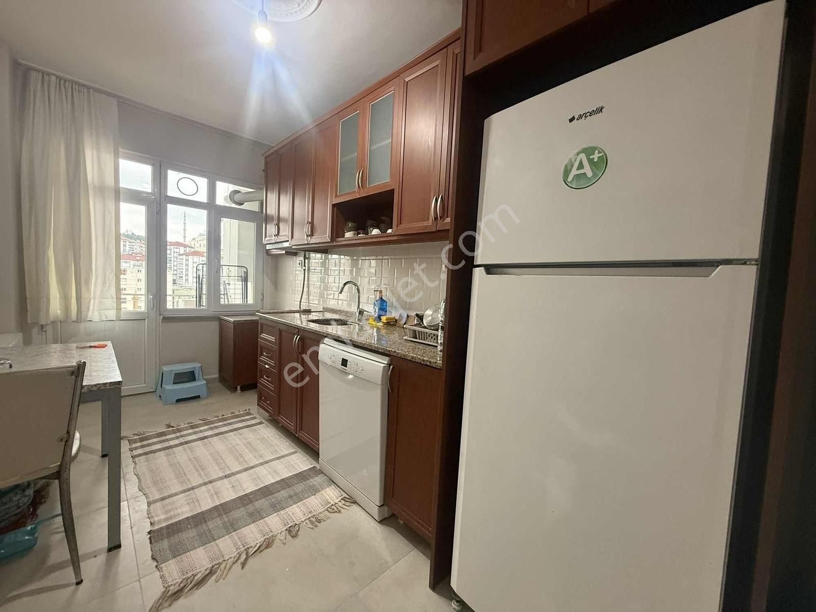 Ana Caddeye Yürüme Mesafesinde Çamlıca Manzaralı 100 M² Daire - Görsel 15
