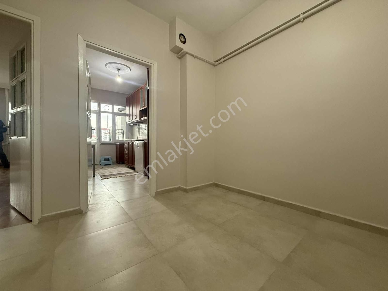 Ana Caddeye Yürüme Mesafesinde Çamlıca Manzaralı 100 M² Daire - Görsel 17