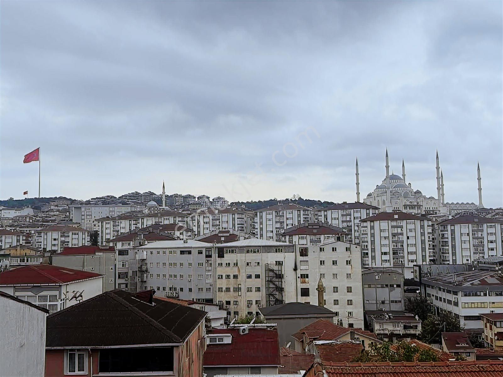 Ana Caddeye Yürüme Mesafesinde Çamlıca Manzaralı 100 M² Daire - Görsel 7