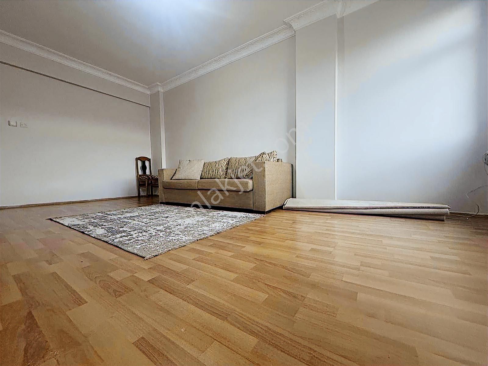 Ana Caddeye Yürüme Mesafesinde Çamlıca Manzaralı 100 M² Daire - Görsel 21