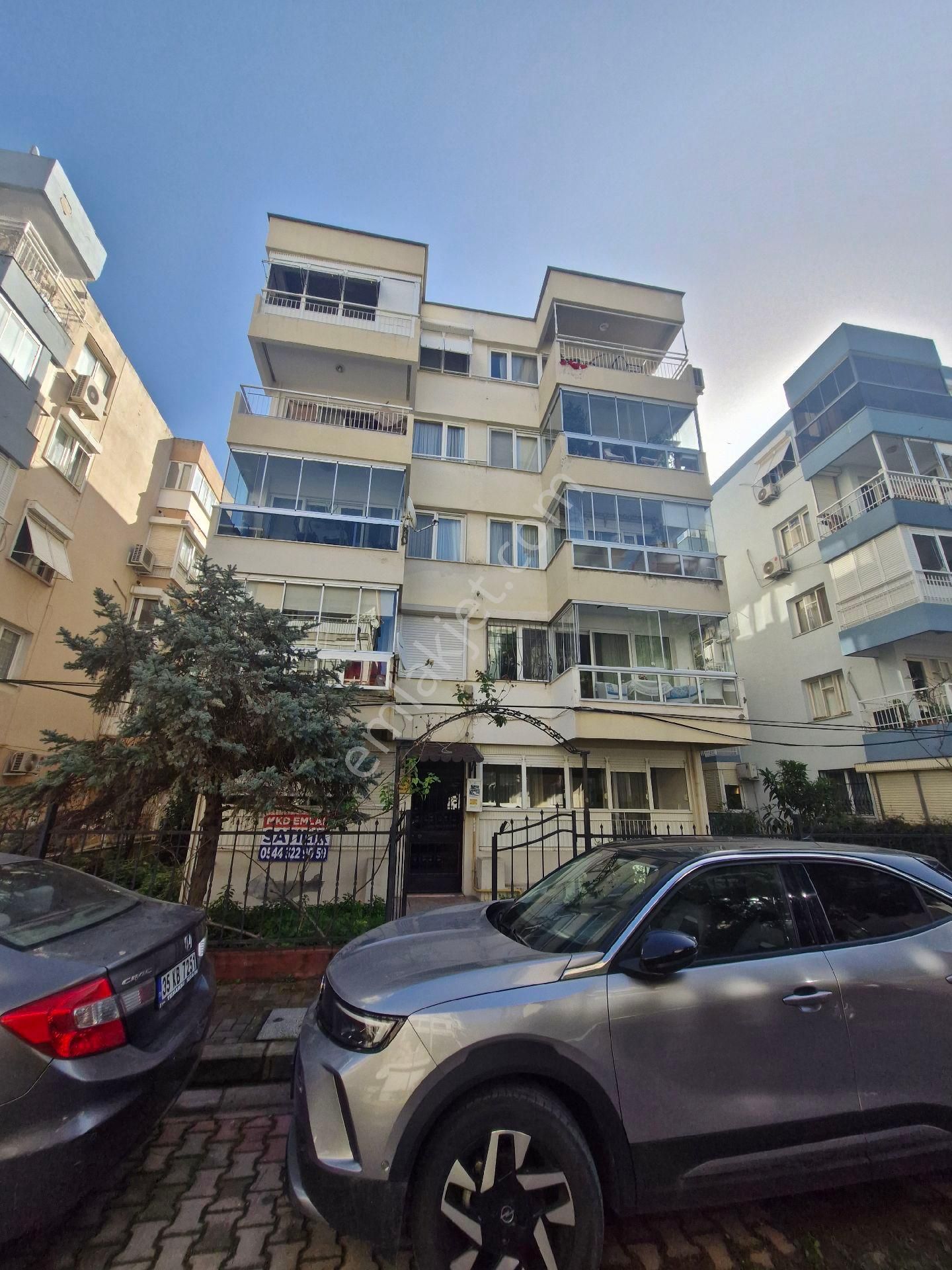 Bostanlıda Sahile Yakın Yatırımlık 3+1 Yüksek Zemin Kentsel Dönüşümlük Mkd Emlak