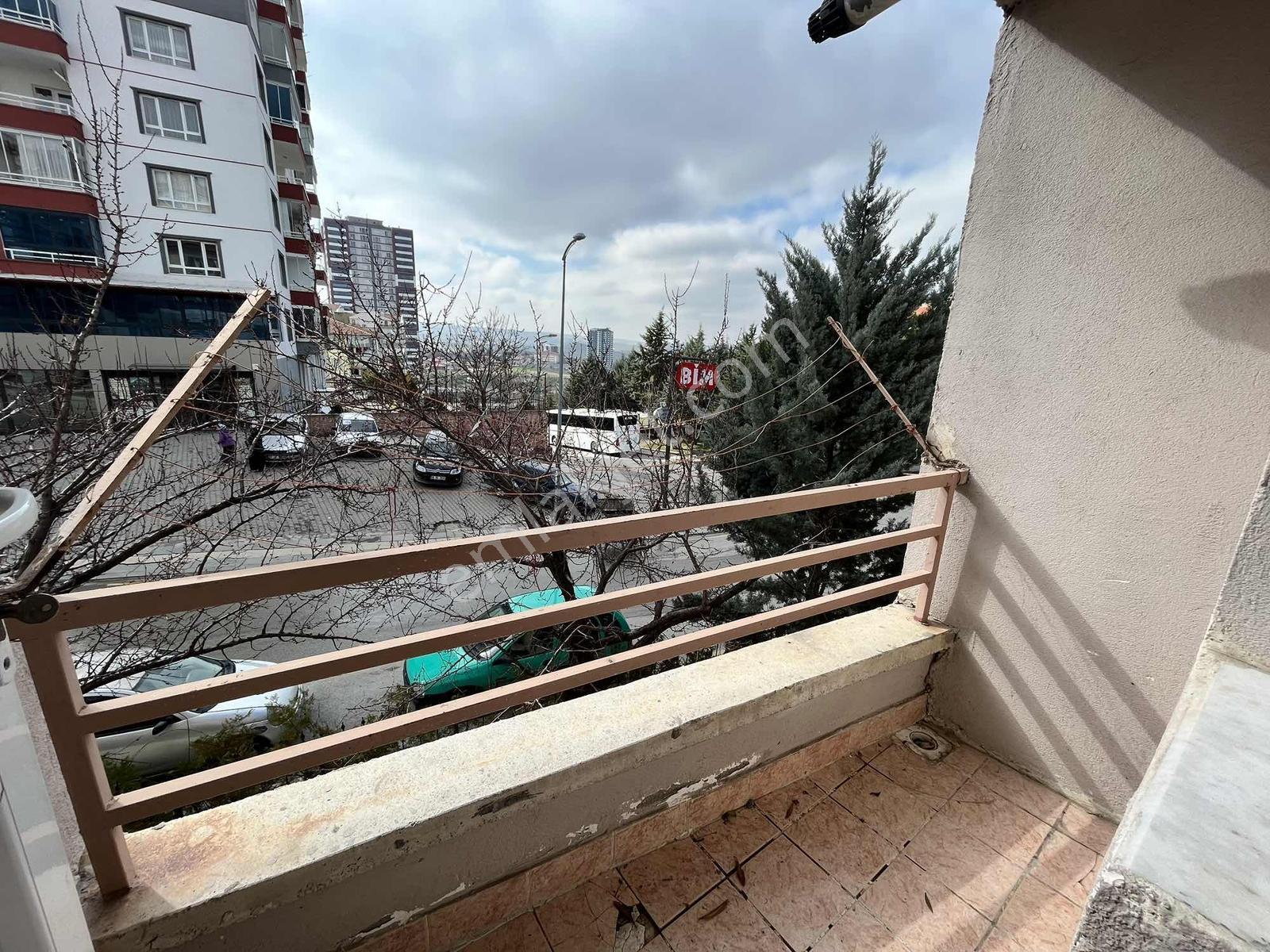 Avantaj'dan Şok!! Küçük Kayaş'ta Cadde Dibi Ara Katta 3+1 Dairee - Görsel 15