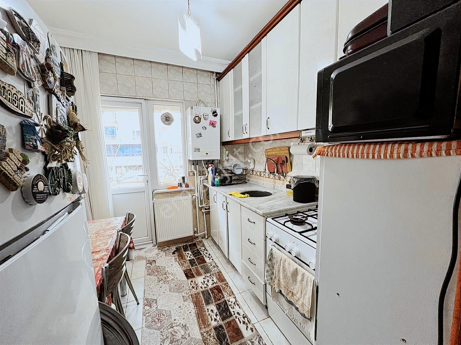 Avantaj'dan Şok!! Küçük Kayaş'ta Cadde Dibi Ara Katta 3+1 Dairee - Görsel 3