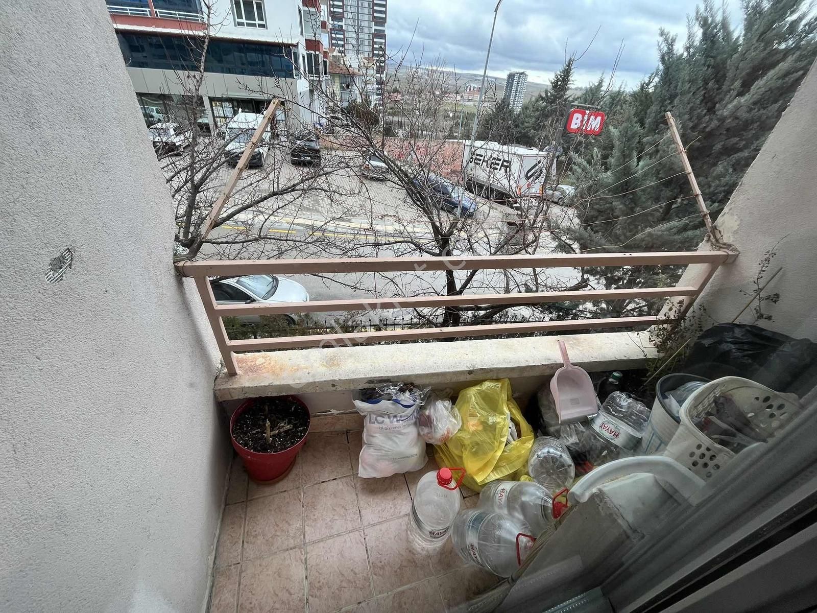 Avantaj'dan Şok!! Küçük Kayaş'ta Cadde Dibi Ara Katta 3+1 Dairee - Görsel 6