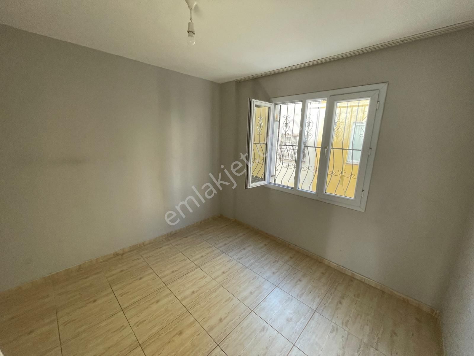 Bahçeşehirde Yeni Boyalı Masrafsız K.mtfk 2+1 !!!! - Görsel 12