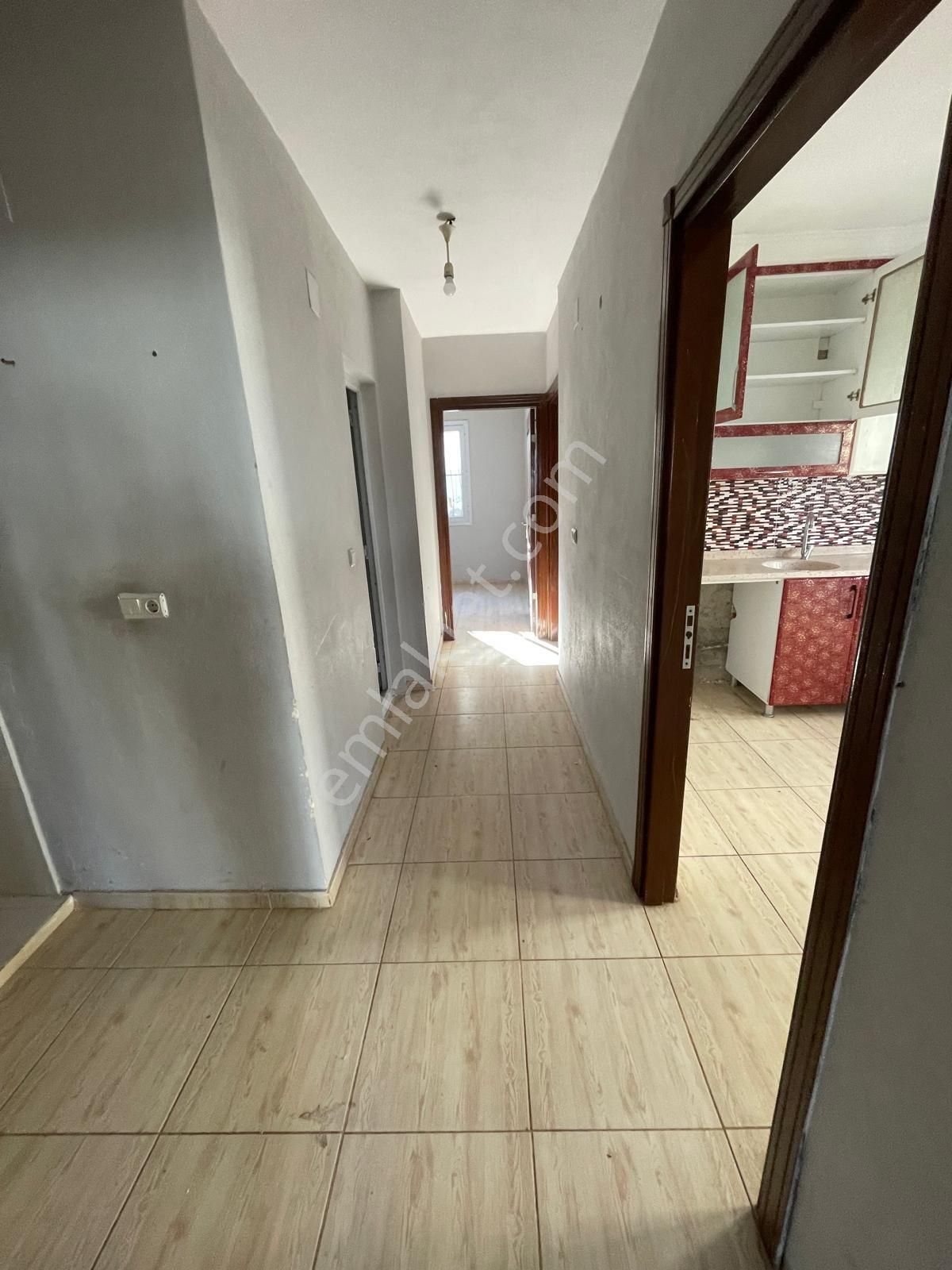 Bahçeşehirde Yeni Boyalı Masrafsız K.mtfk 2+1 !!!! - Görsel 6