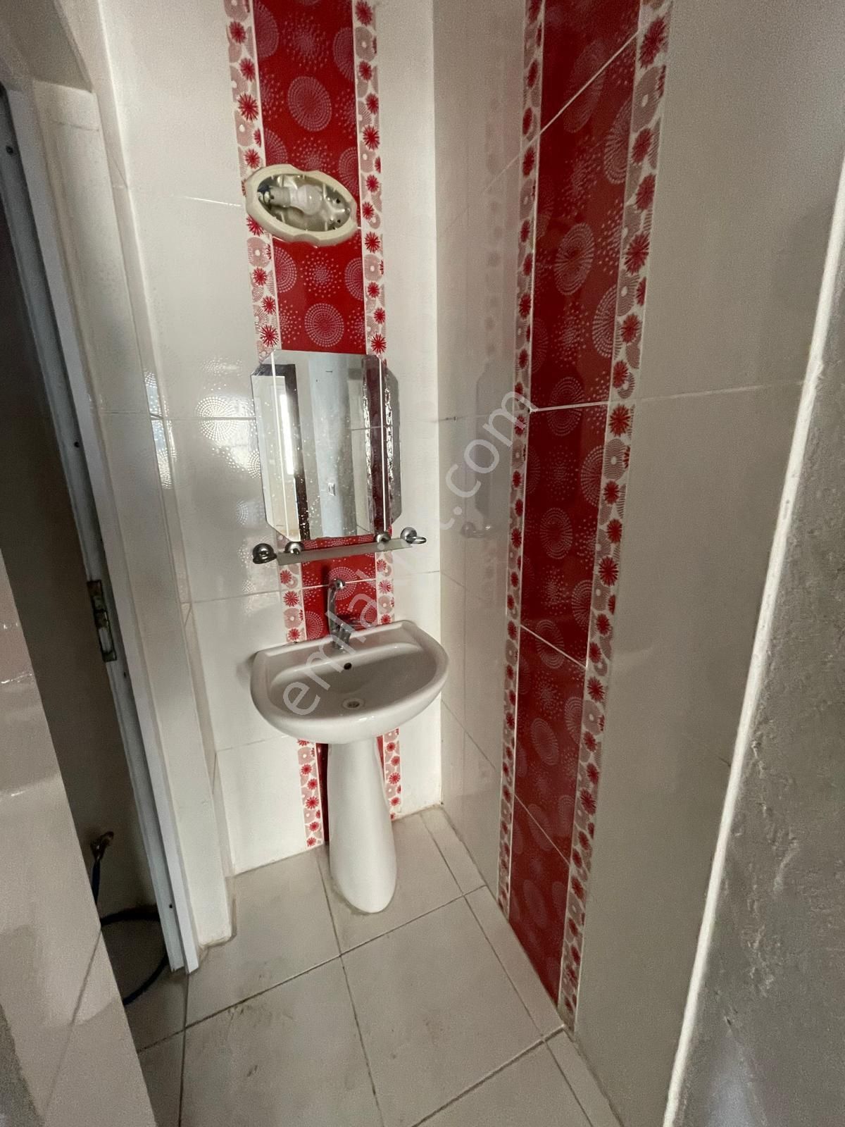 Bahçeşehirde Yeni Boyalı Masrafsız K.mtfk 2+1 !!!! - Görsel 4