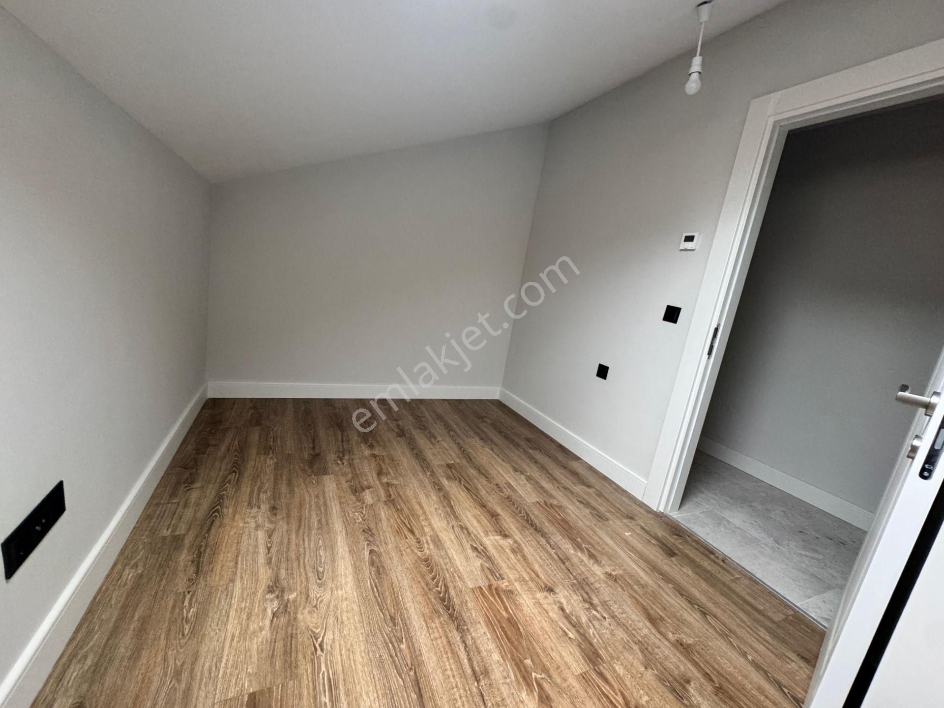 Remax Anı 'dan Yeni Çamlıca Konutları 'nda Kiralık 2+1 Dubleks Daire - Görsel 19