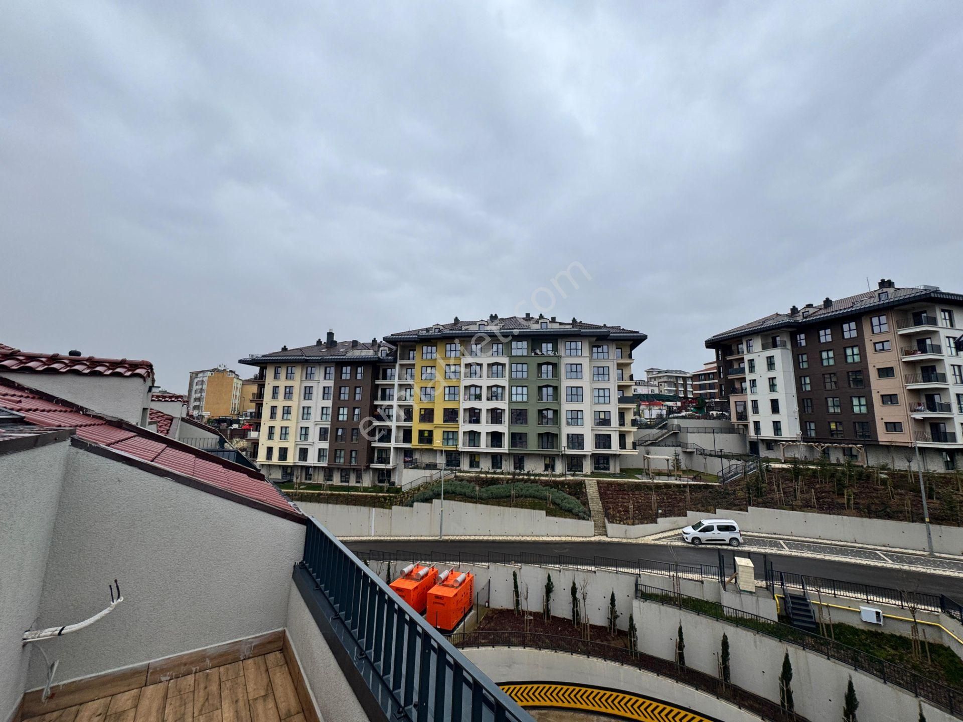 Remax Anı 'dan Yeni Çamlıca Konutları 'nda Kiralık 2+1 Dubleks Daire - Görsel 23