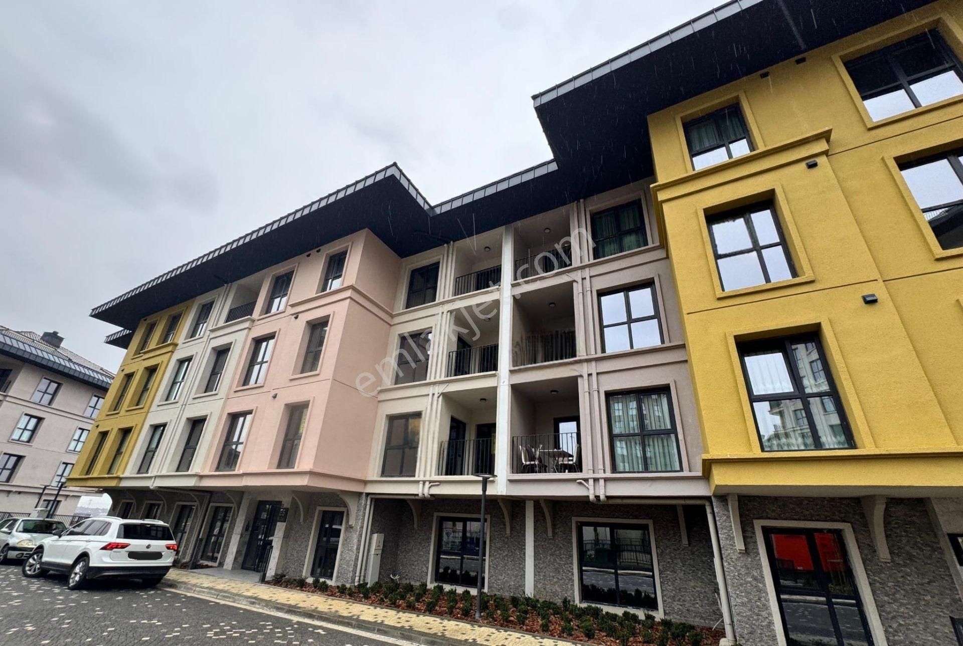 Remax Anı 'dan Yeni Çamlıca Konutları 'nda Kiralık 2+1 Dubleks Daire