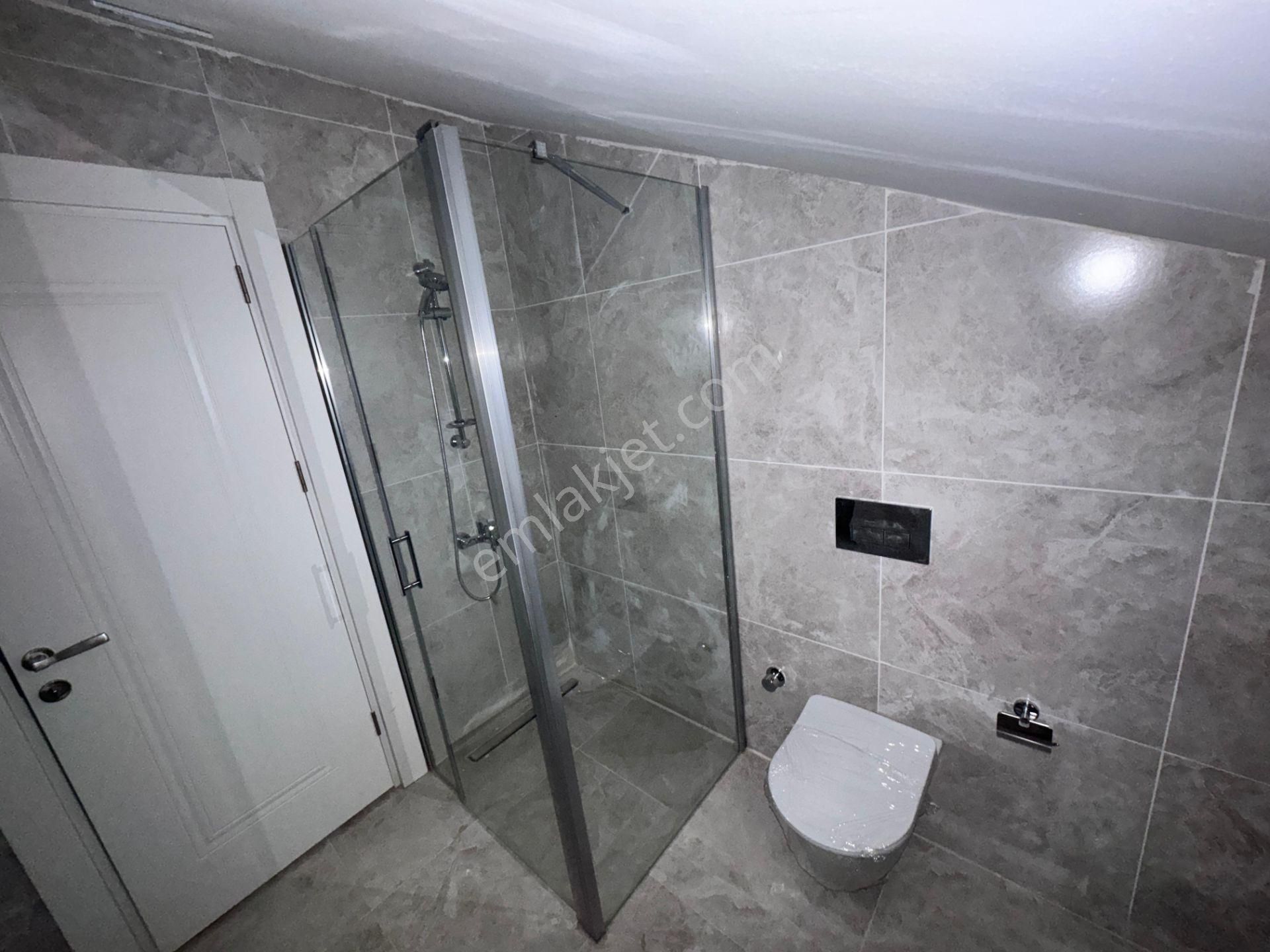 Remax Anı 'dan Yeni Çamlıca Konutları 'nda Kiralık 2+1 Dubleks Daire - Görsel 26