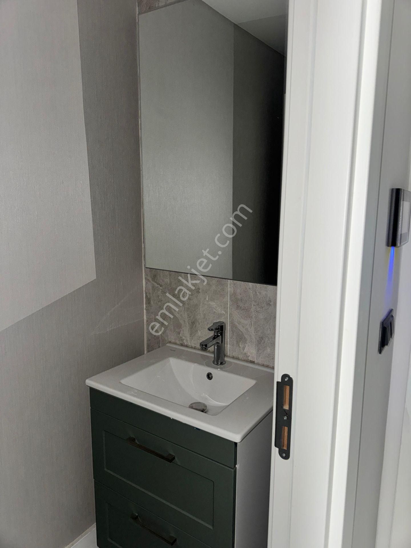 Remax Anı 'dan Yeni Çamlıca Konutları 'nda Kiralık 2+1 Dubleks Daire - Görsel 13