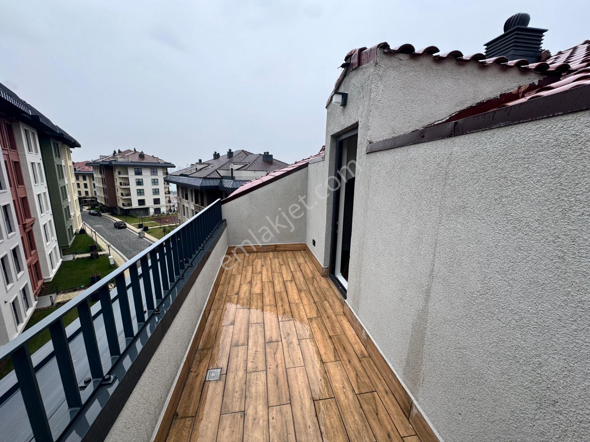 Remax Anı 'dan Yeni Çamlıca Konutları 'nda Kiralık 2+1 Dubleks Daire - Görsel 22