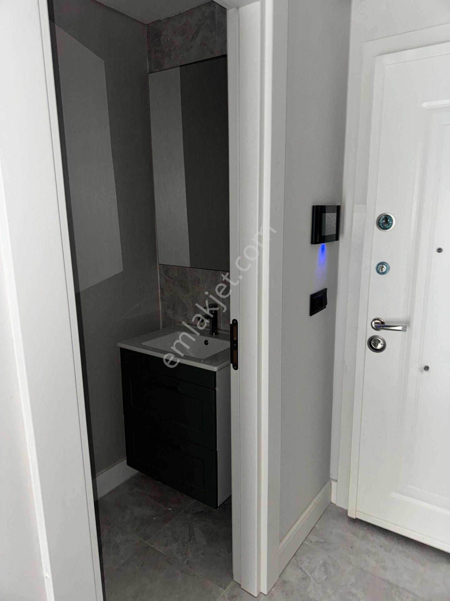 Remax Anı 'dan Yeni Çamlıca Konutları 'nda Kiralık 2+1 Dubleks Daire - Görsel 12