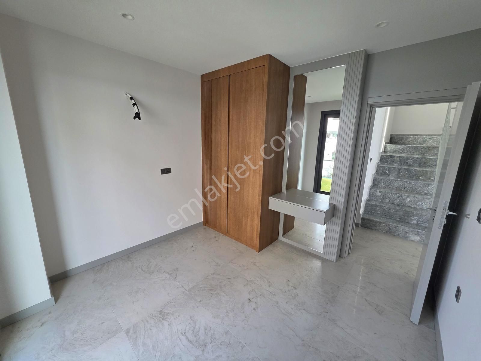 Fırsat Kuşadasın'da Sıfır Oturuma Hazır Müstakil 4+1 Villa - Görsel 12