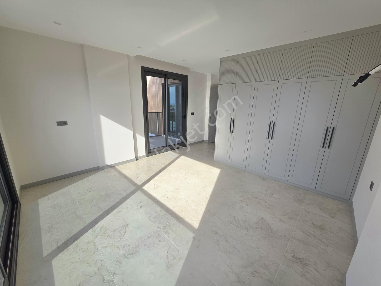 Fırsat Kuşadasın'da Sıfır Oturuma Hazır Müstakil 4+1 Villa - Görsel 33