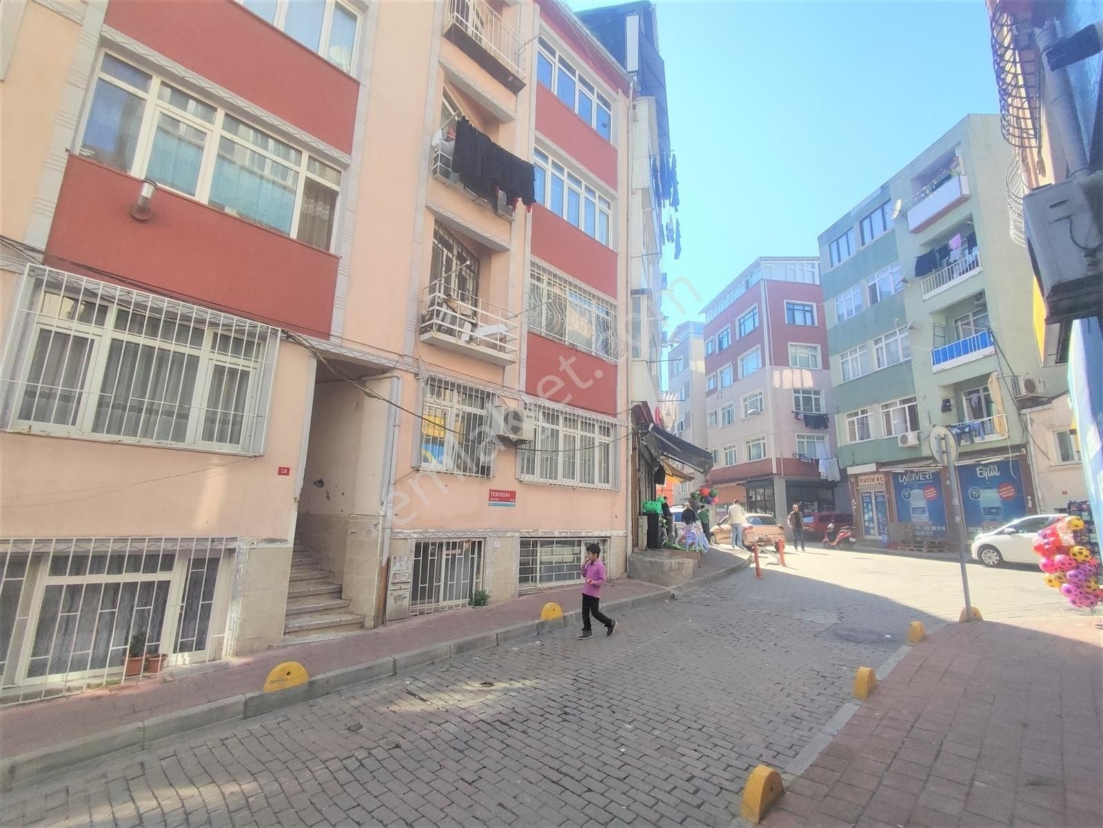 Altın Emlak'tan Kocamustafapaşa'da Hastane Yanı İçi Yapılı 2+1 - Görsel 7