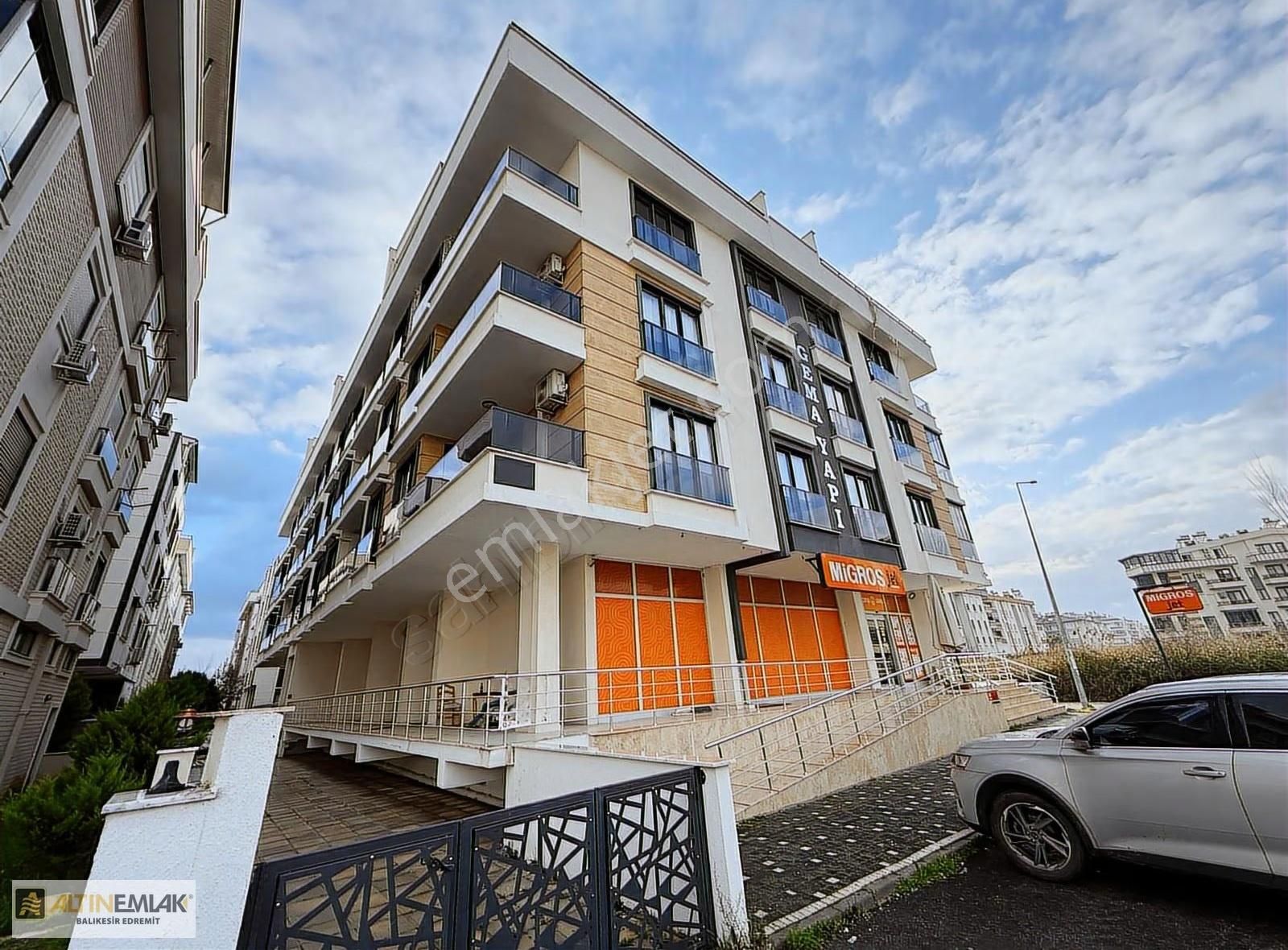 Altınkumda Yeni Binada 2+1 Ebeveyn Banyolu