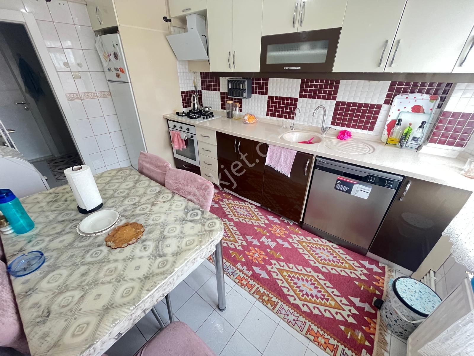 Koza Emlak'tan Akşemsettin Mahalesinde Ara Katta Köşe Bina Da 3+1 Full Yapılı Satılık Dairee - Görsel 6