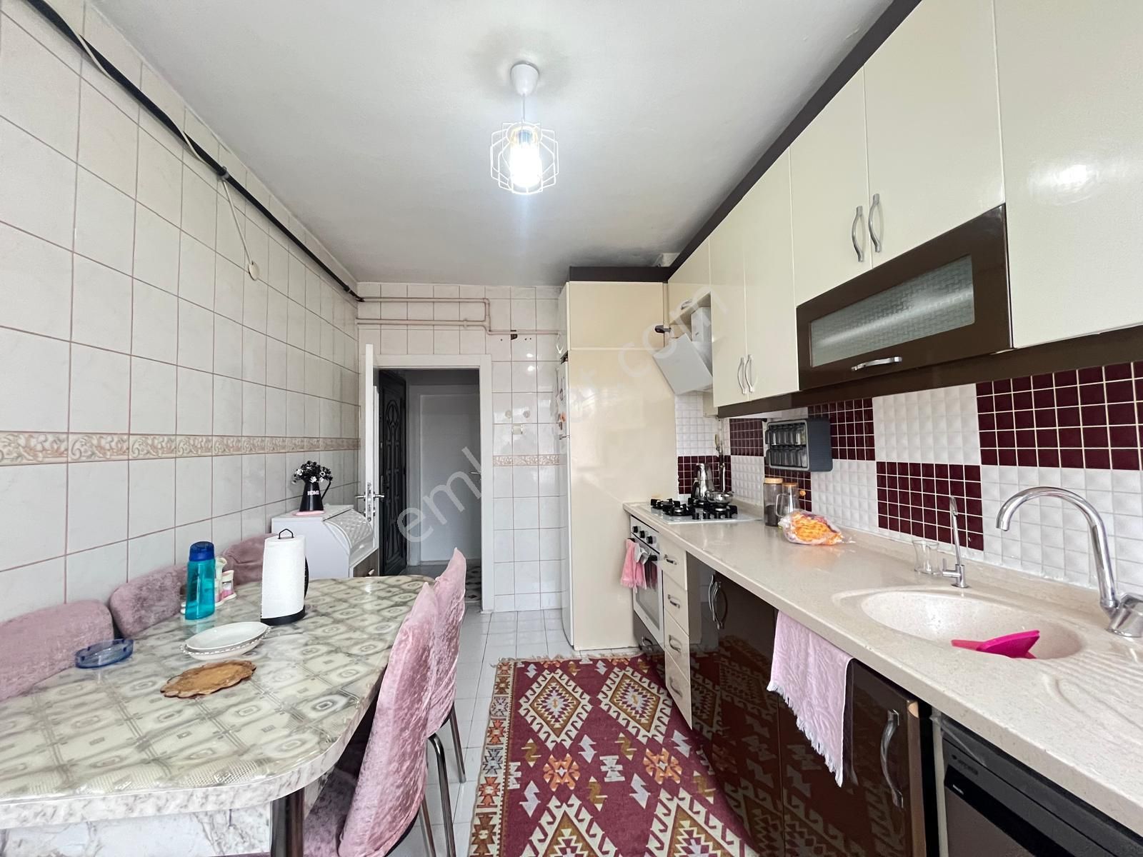 Koza Emlak'tan Akşemsettin Mahalesinde Ara Katta Köşe Bina Da 3+1 Full Yapılı Satılık Dairee - Görsel 4