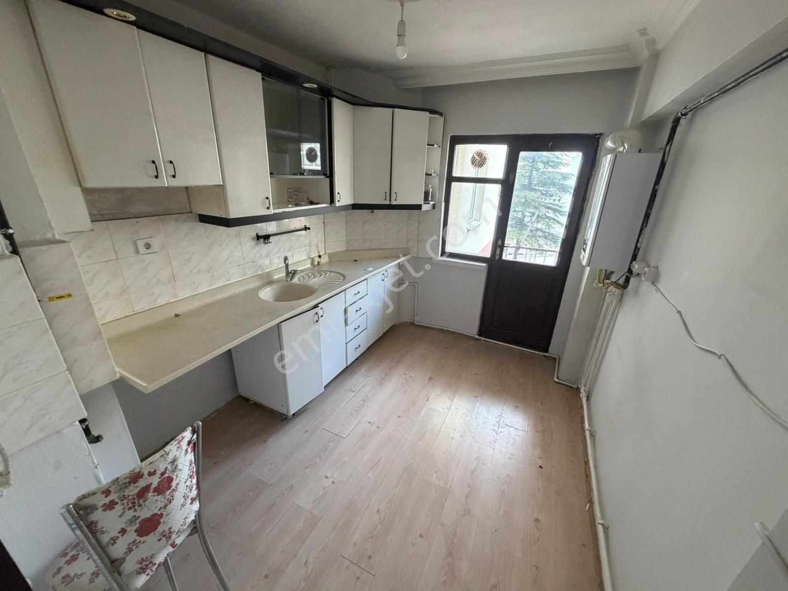 Sincan Ertuğrul Gazi Mah.^'de Satılık 3+1 Ara Katta Bağımsız Site İçi Daire