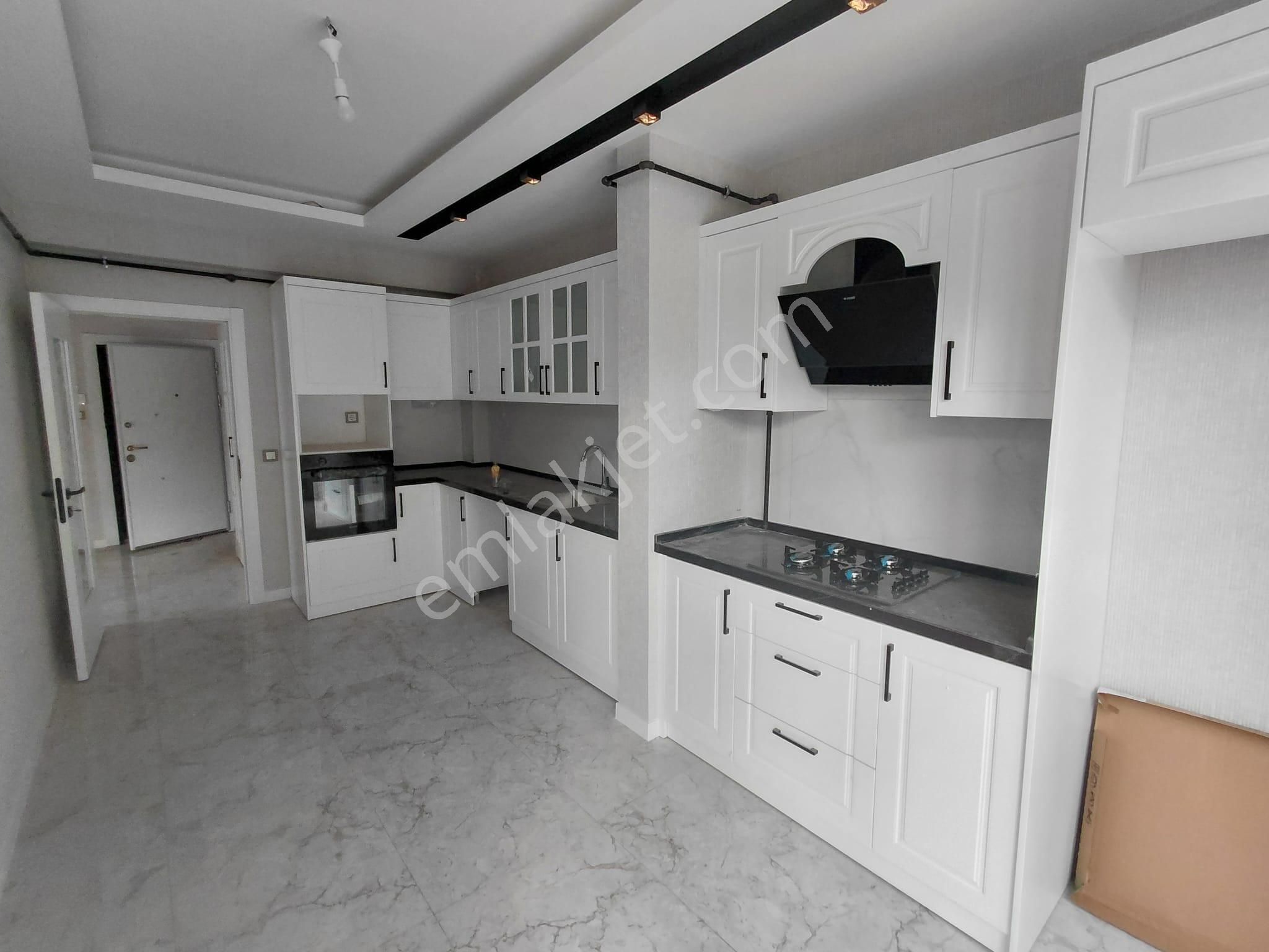 Emrah Çiftci'den Selçuklu Sancak Mahallesi Veysel Karani Caddesi Yanı Satılık 2+1 Lüks Daire