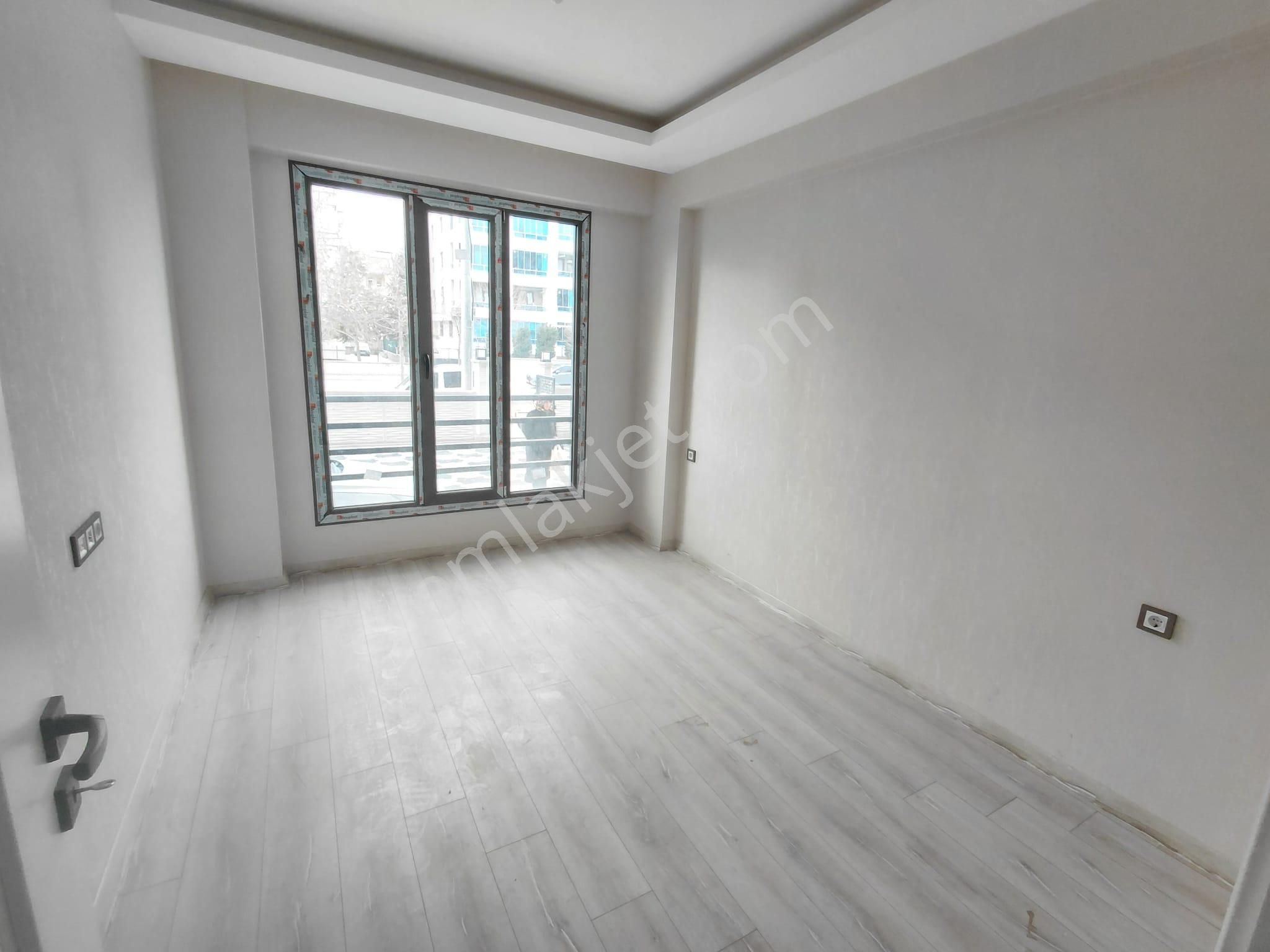 Emrah Çiftci'den Selçuklu Sancak Mahallesi Veysel Karani Caddesi Yanı Satılık 2+1 Lüks Daire - Görsel 14