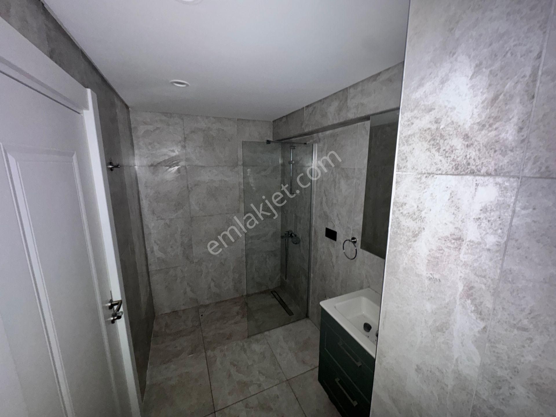 Remax Anı 'dan Yeni Çamlıca Konutları 'nda Kiralık 2+1 Daire - Görsel 23