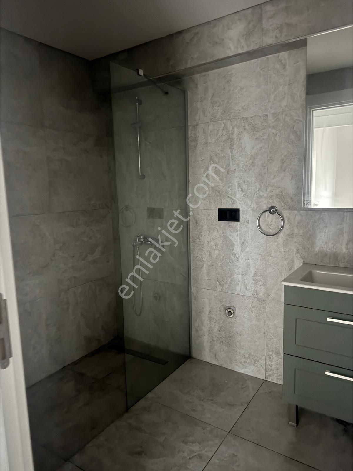 Remax Anı 'dan Yeni Çamlıca Konutları 'nda Kiralık 2+1 Daire - Görsel 24