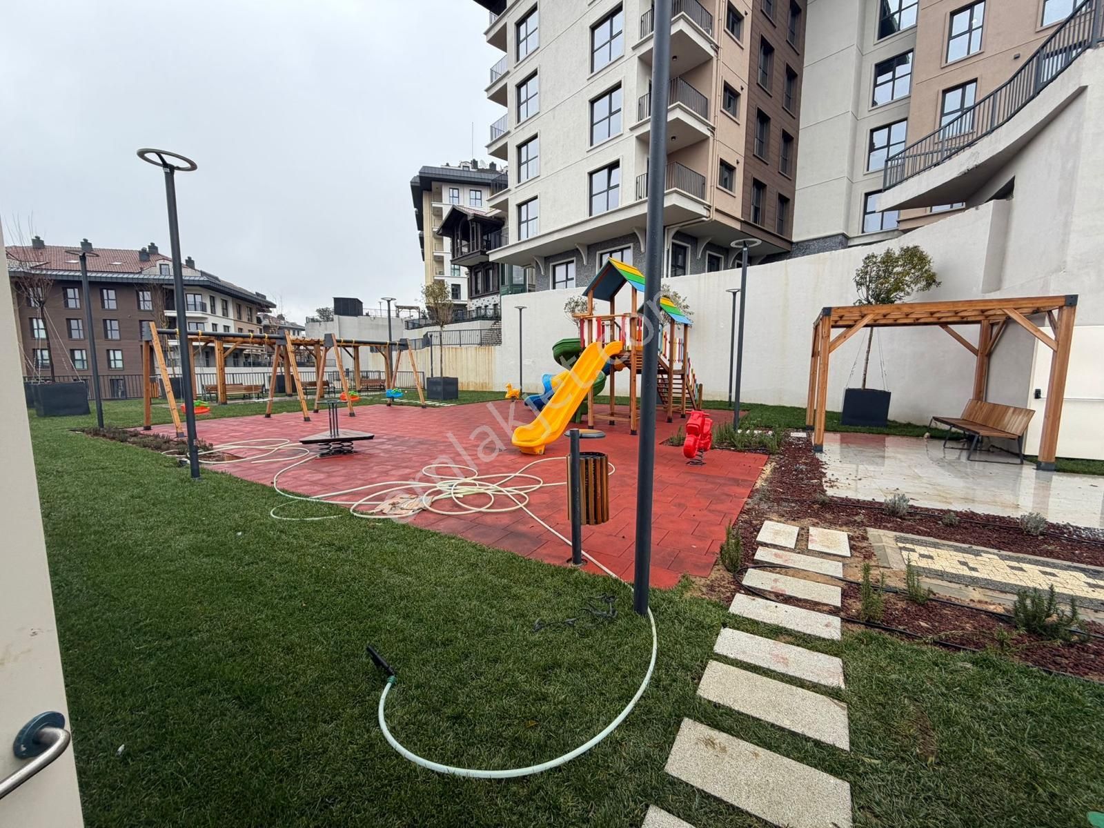 Remax Anı 'dan Yeni Çamlıca Konutları 'nda Kiralık 2+1 Daire - Görsel 25