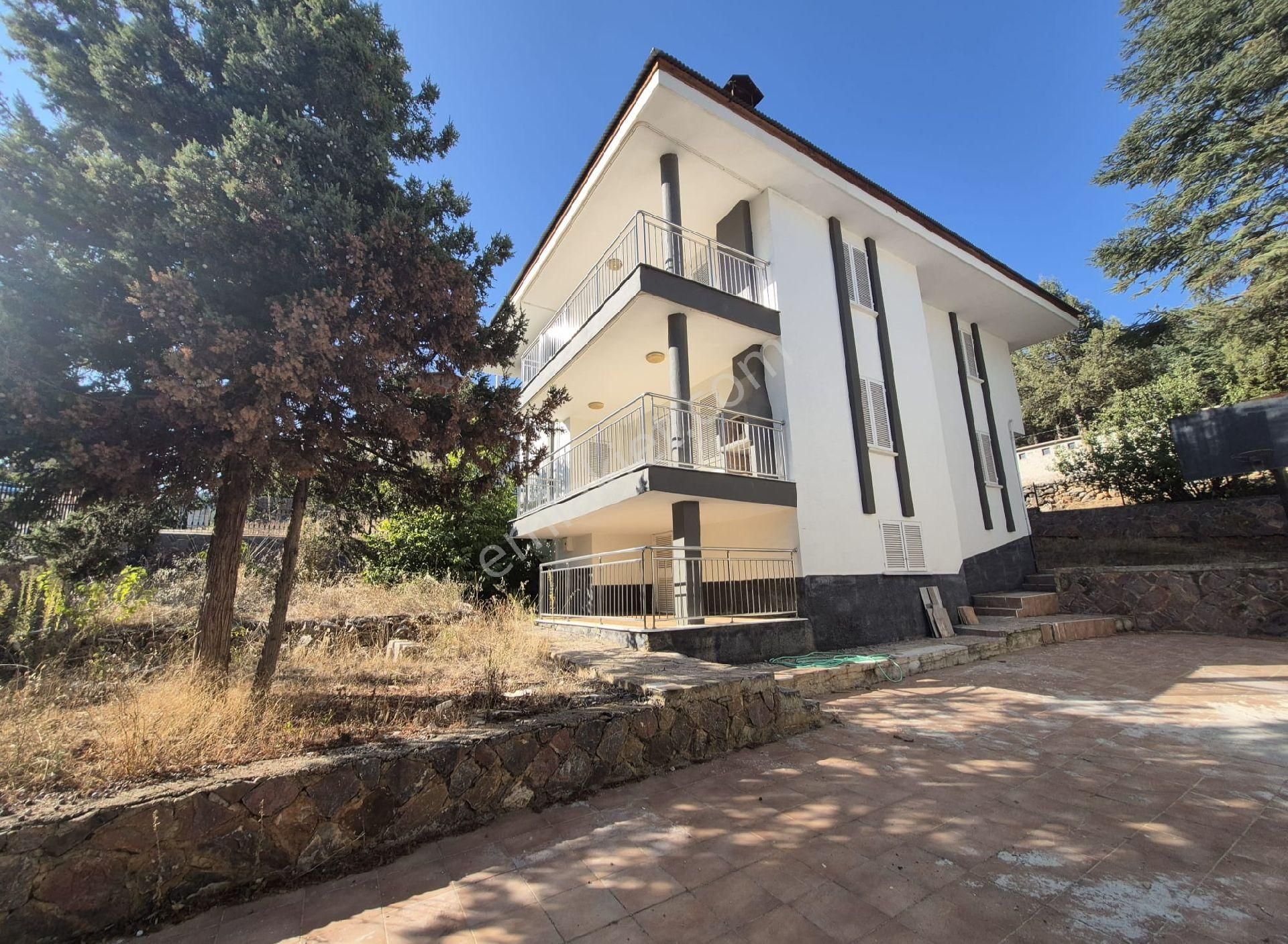 Pozantı Tekir Kahraman Gülek Mevkiinde 5+1 Satılık Triplex - Görsel 14
