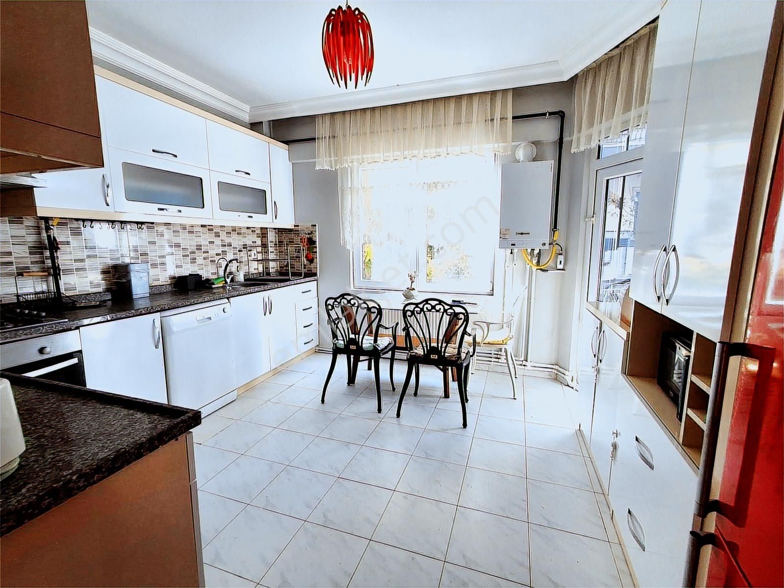 Mobilyalı Kiralık, Nezih Semtte, Ferah, Doğalgazlı Daire - Görsel 4