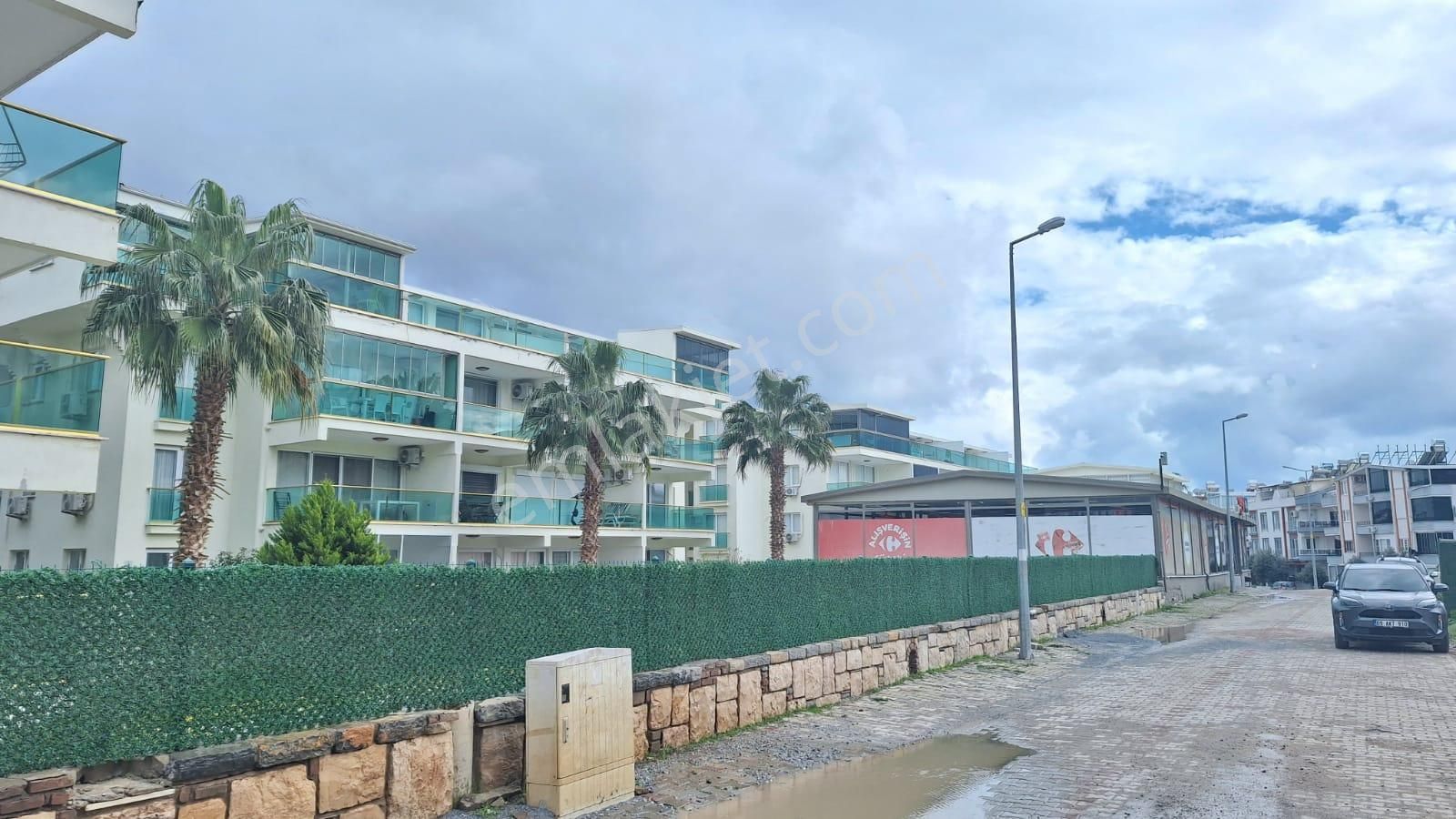 Didimde Altınkum Plajına 800m Mesafede Havuzlu Site İçerisinde 3+1 Ön Cepheli Teraslı Kat Dublexi - Görsel 6