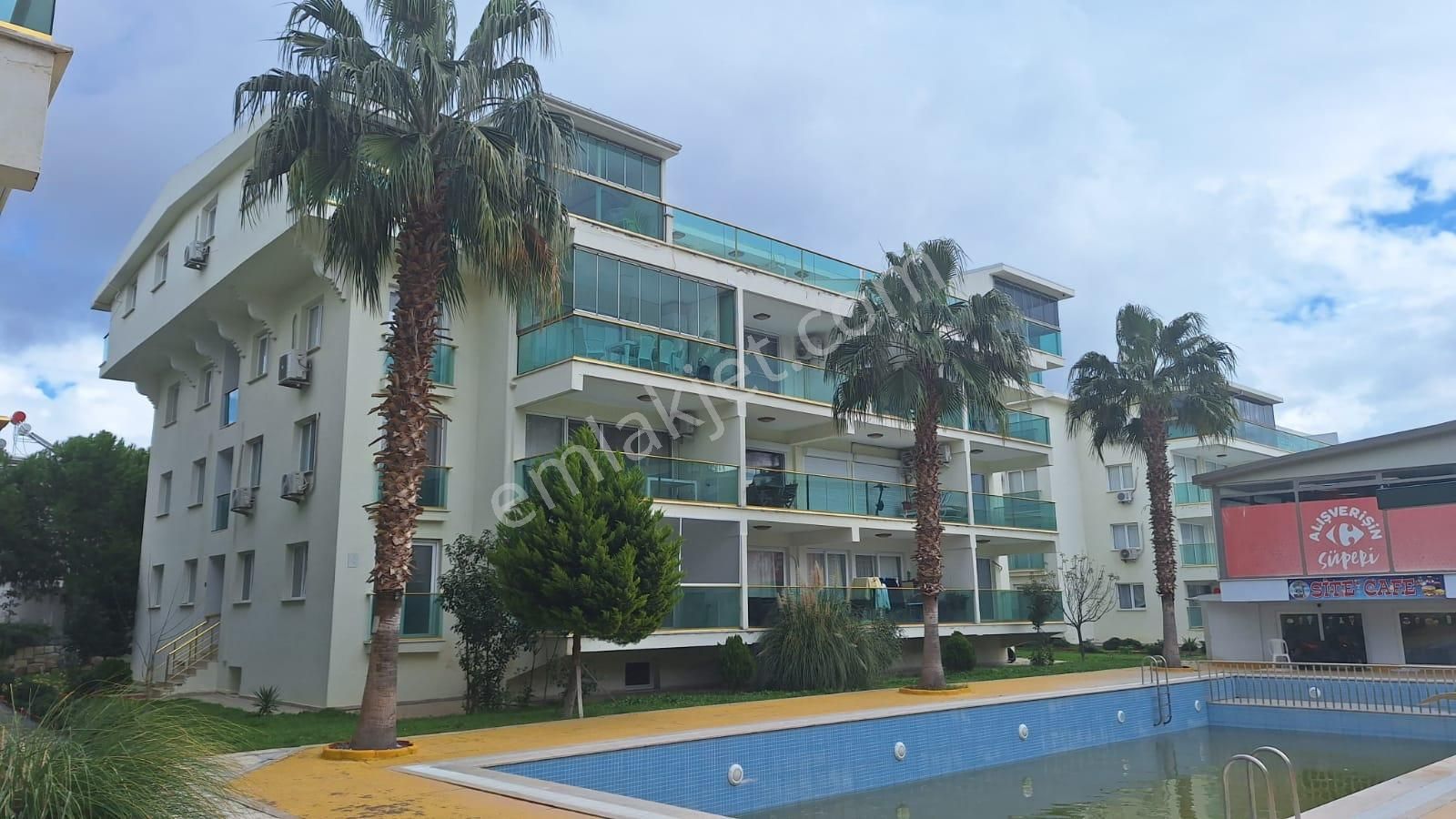 Didimde Altınkum Plajına 800m Mesafede Havuzlu Site İçerisinde 3+1 Ön Cepheli Teraslı Kat Dublexi - Görsel 4