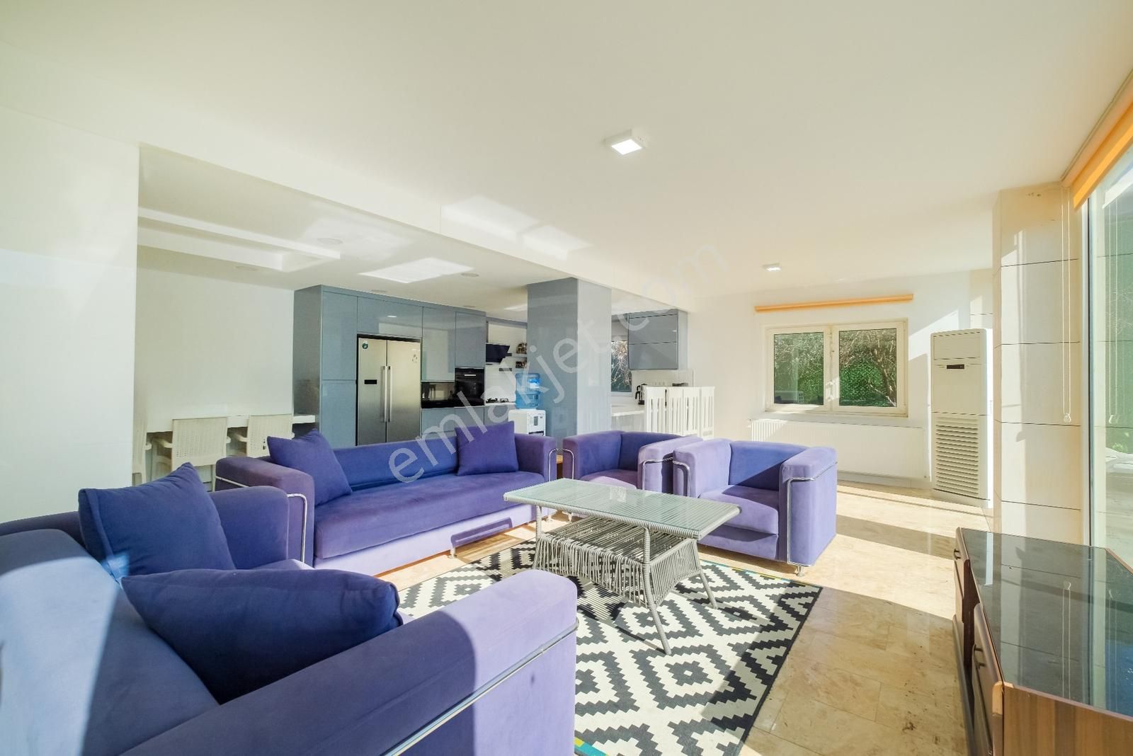 Kemer, Çok İyi Konumda, Eşsiz Mimarili, Tam Müstakil Lüks Villa - Görsel 4