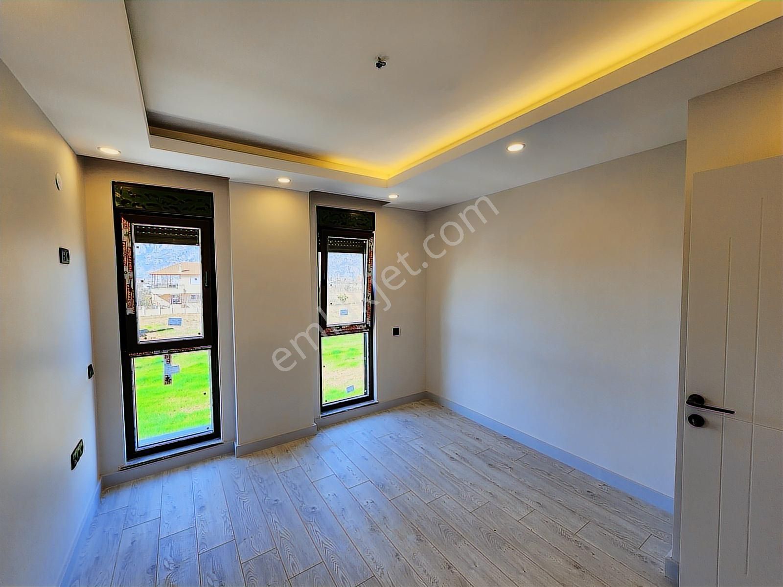 4+1,müstakil Kullanımlı Havuzlu, Bahçeli 250 M2 Lux İkiz Villa - Görsel 32