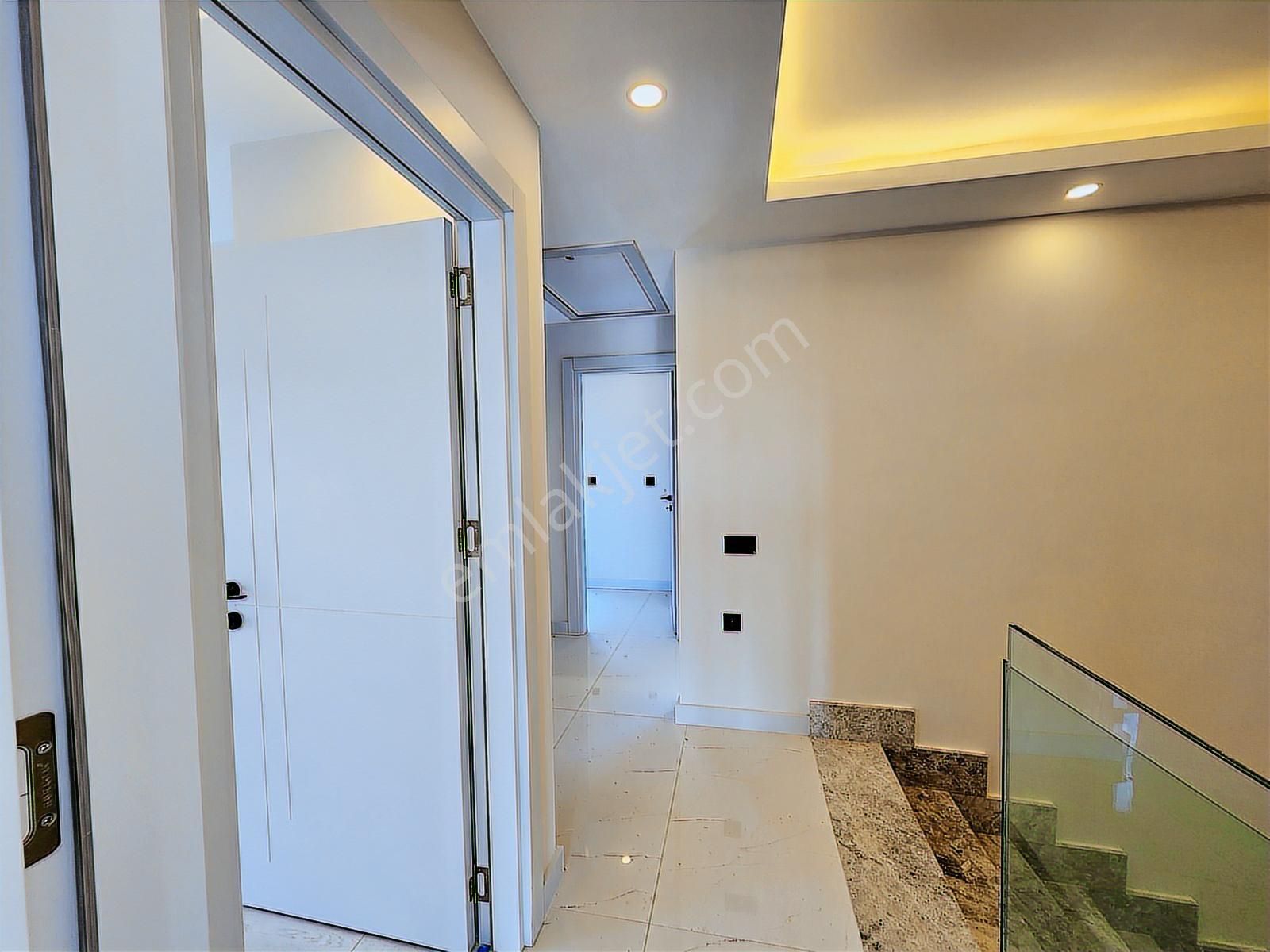 4+1,müstakil Kullanımlı Havuzlu, Bahçeli 250 M2 Lux İkiz Villa - Görsel 21