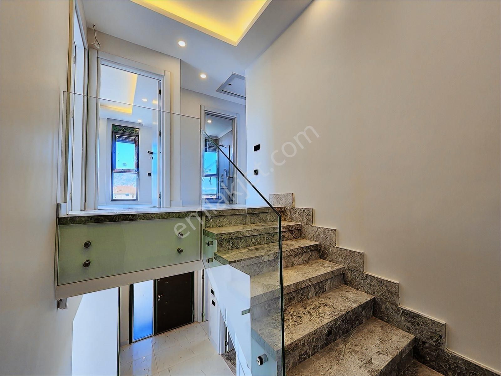 4+1,müstakil Kullanımlı Havuzlu, Bahçeli 250 M2 Lux İkiz Villa - Görsel 23